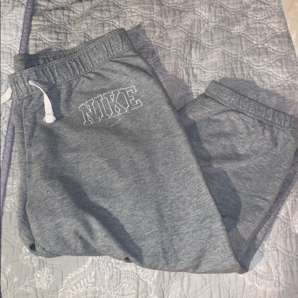 Nike Capri
